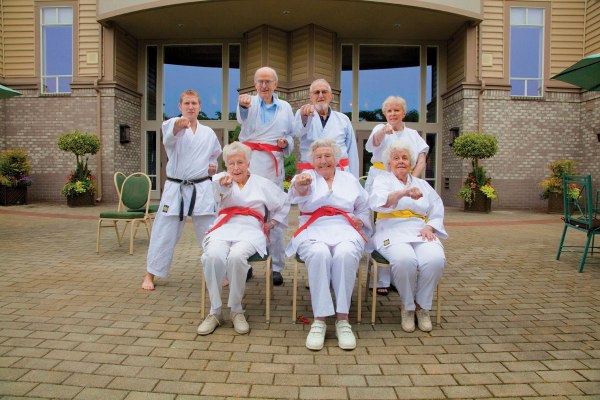 ICH-Broadview-senior-living-residents-karate-class1